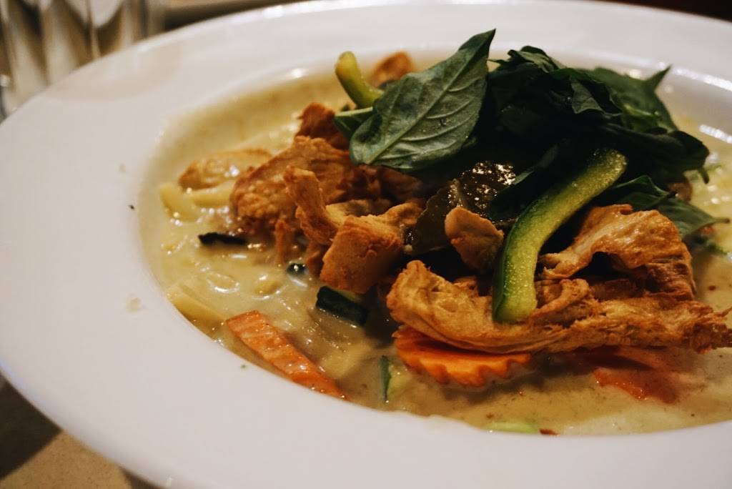 Arayas Place | restaurant | 5240 University Way NE, Seattle, WA 98105, USA | 2065244332 OR +1 206-524-4332