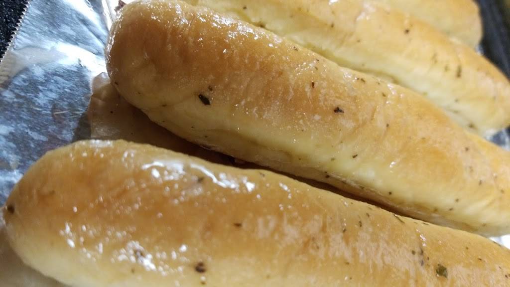 Ginos Pizza | restaurant | 3282 Lake Shore Blvd W, Etobicoke, ON M8V 1M1, Canada | 8663104466 OR +1 866-310-4466