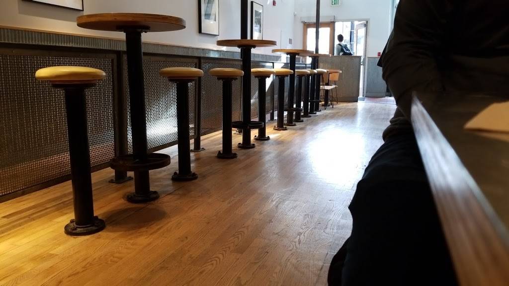 Chipotle Mexican Grill | restaurant | 658 State St, Madison, WI 53703, USA | 6082504613 OR +1 608-250-4613