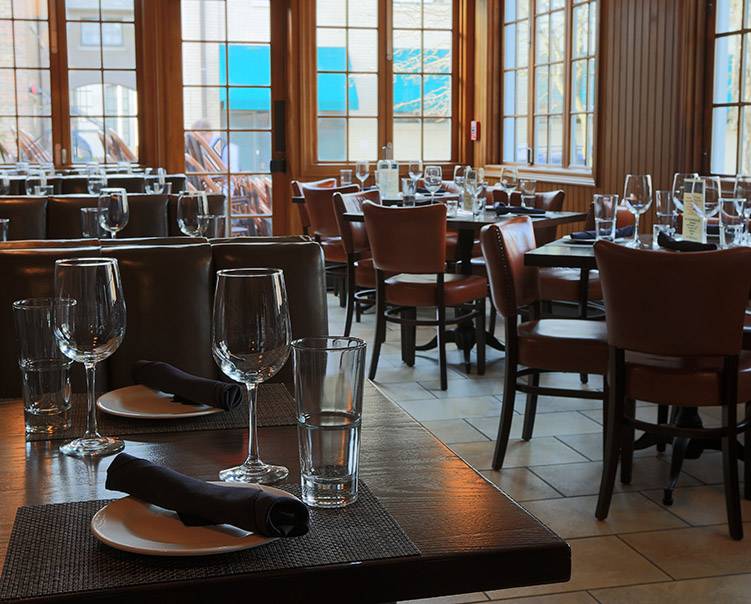 Market House on the Square | restaurant | 655 Forest Ave, Lake Forest, IL 60045, USA | 8472348800 OR +1 847-234-8800