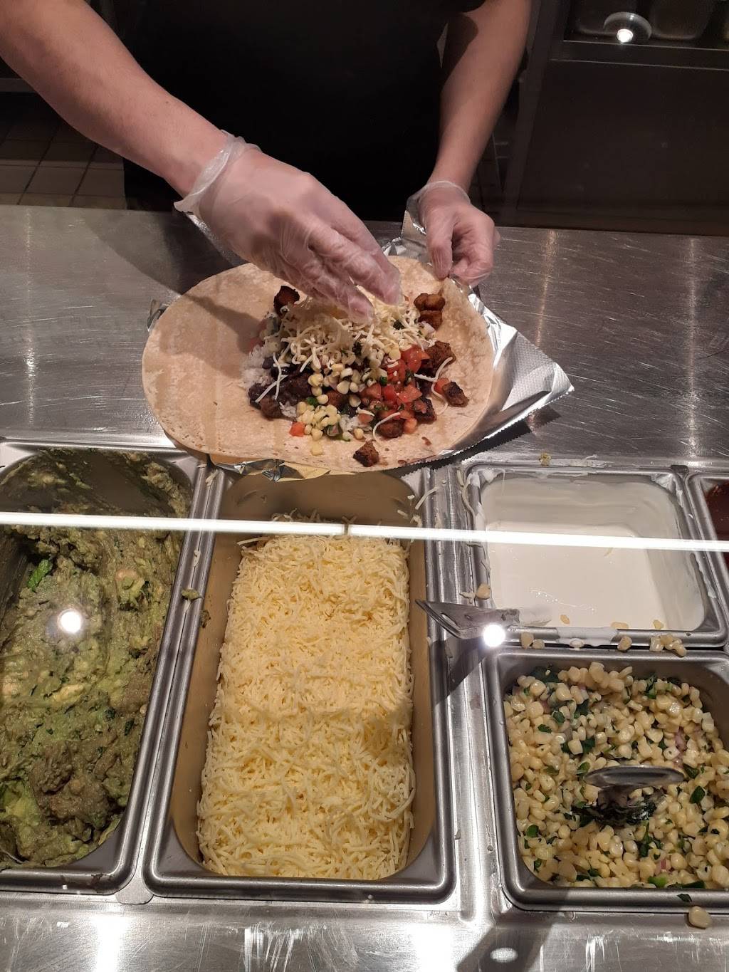 Chipotle | restaurant | 2121 N Amidon Ave, Wichita, KS 67203, USA | 3168690185 OR +1 316-869-0185