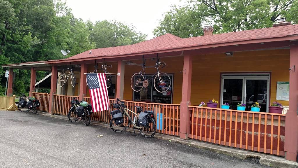 The Fork On 5 | restaurant | 5164 New Market Rd, Richmond, VA 23231, USA | 8042292732 OR +1 804-229-2732