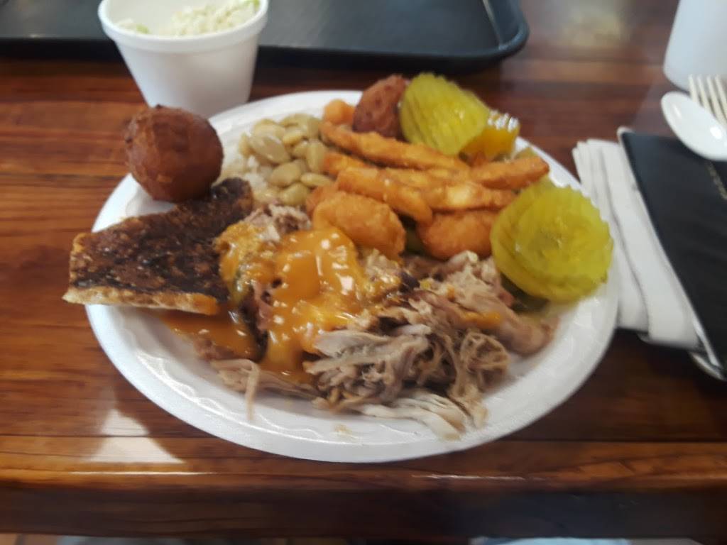 Dukes Barbecue | restaurant | 331 Folly Rd, Charleston, SC 29412, USA | 8437894801 OR +1 843-789-4801