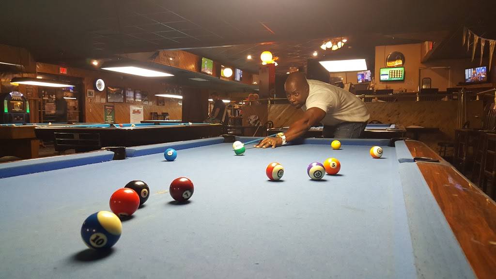Airway Billiards Bar & Grill | restaurant | 2611 Needmore Rd, Dayton, OH 45414, USA | 9372745999 OR +1 937-274-5999