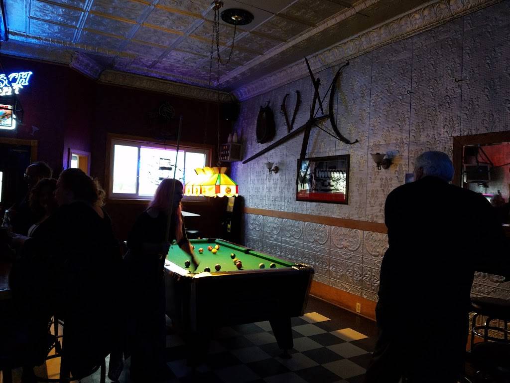 Farmington Inn | restaurant | N6443 S Farmington Rd, Helenville, WI 53137, USA | 9206993725 OR +1 920-699-3725