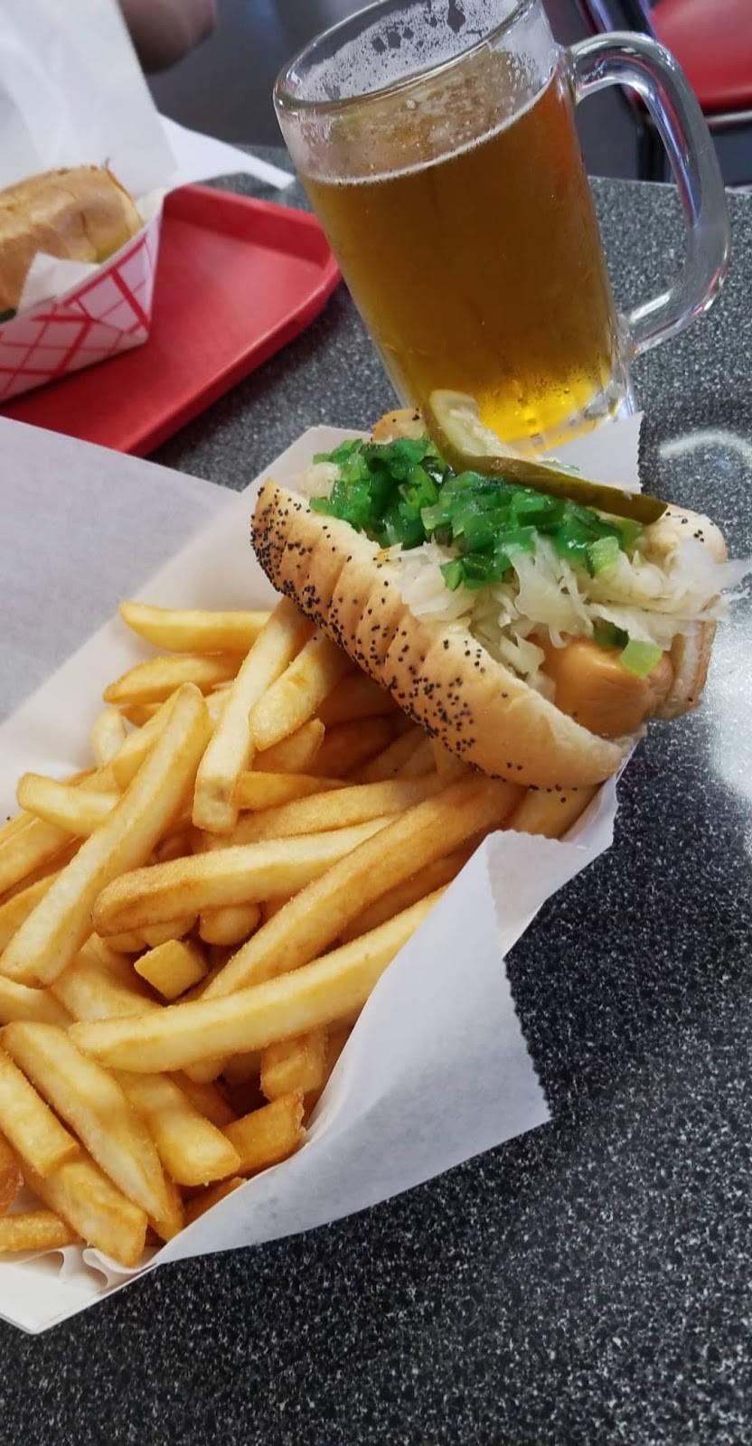 Mels Hot Dogs | restaurant | 4136 E Busch Blvd, Tampa, FL 33617, USA | 8139858000 OR +1 813-985-8000