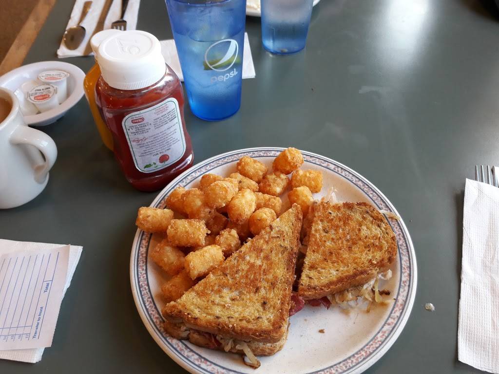 Neufeldts Restaurant | restaurant | 190 Main St, Aumsville, OR 97325, USA | 5037494095 OR +1 503-749-4095