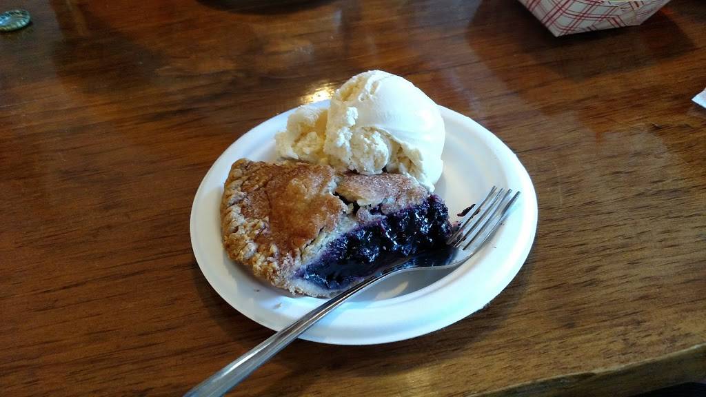 Fishermans Galley Restaurant | restaurant | 7 Newman St, Winter Harbor, ME 04693, USA | 2079635585 OR +1 207-963-5585