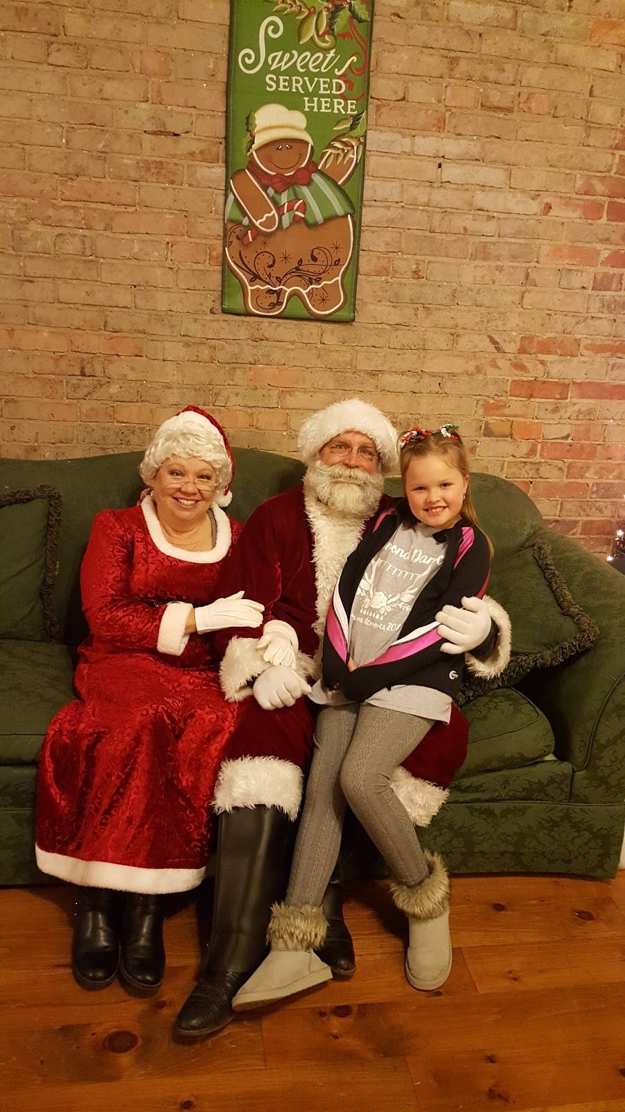 Fat Rolls LLC | bakery | 116 N Mock St, Prairie Grove, AR 72753, USA | 4798460846 OR +1 479-846-0846