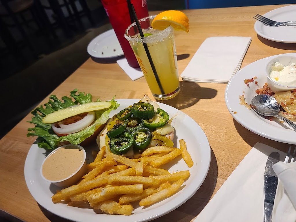 Lucky Lou’s American Kitchen | restaurant | 1850 S Val Vista Dr Suite 103, Mesa, AZ 85204, USA | 4805005565 OR +1 480-500-5565