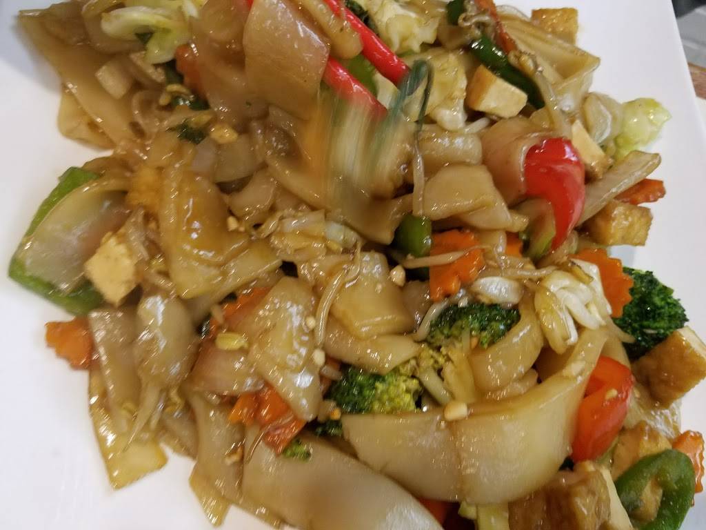 Bamboo Restaurant | restaurant | 3427 W National Ave, Milwaukee, WI 53215, USA | 4143169023 OR +1 414-316-9023