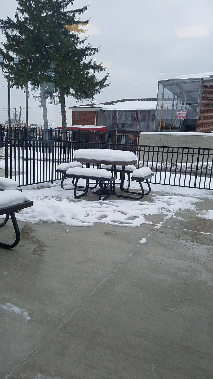 Tim Hortons | restaurant | 7285 Greenfield Rd, Detroit, MI 48228, USA | 3133952191 OR +1 313-395-2191