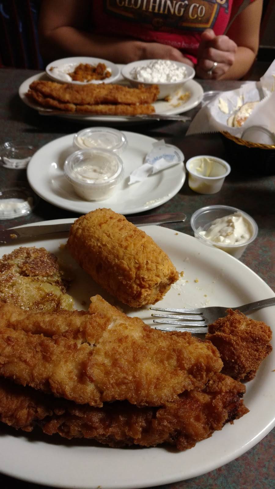 Lillie Maes Place | restaurant | 4712 Dayton Blvd, Chattanooga, TN 37415, USA | 4238758999 OR +1 423-875-8999