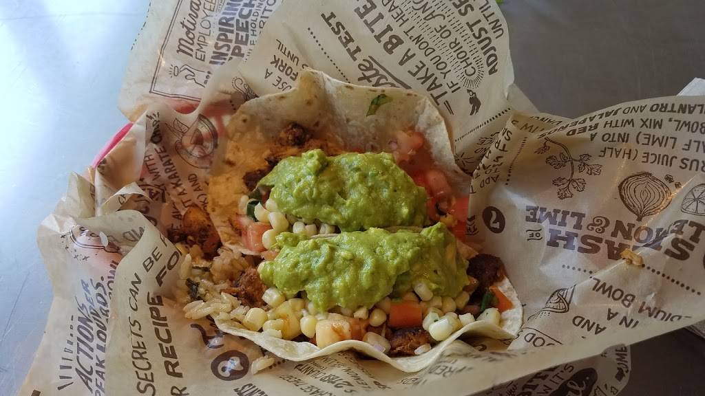 Chipotle Mexican Grill | restaurant | 1 W High St Ste 101, Oxford, OH 45056, USA | 5135236563 OR +1 513-523-6563