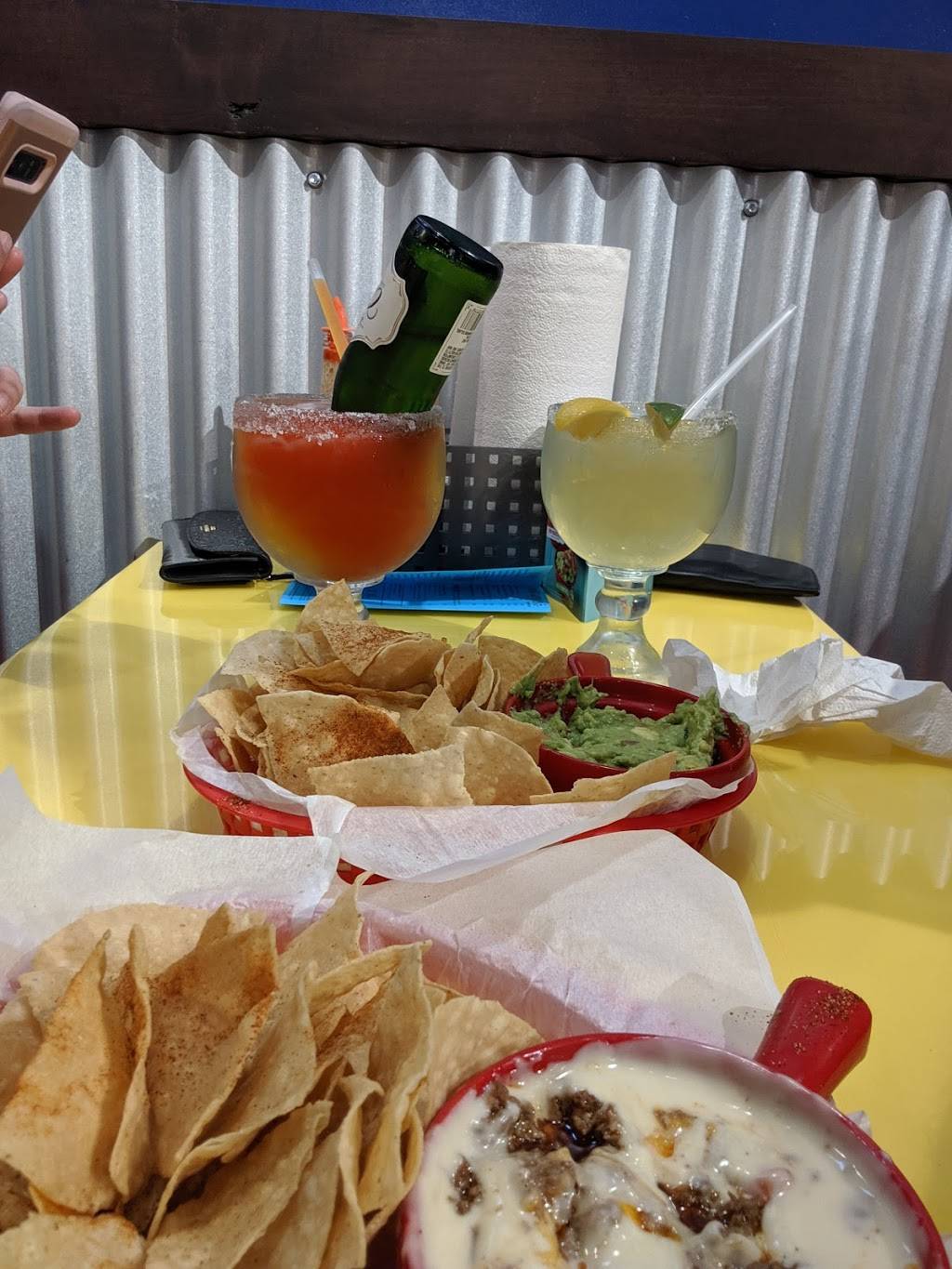 Fuzzys Taco Shop | restaurant | 3996 Central Park Blvd #110, Denver, CO 80238, USA | 3035763228 OR +1 303-576-3228