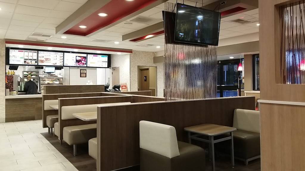 Burger King | restaurant | 5610 North Gall Blvd, Zephyrhills, FL 33542, USA | 8137828780 OR +1 813-782-8780