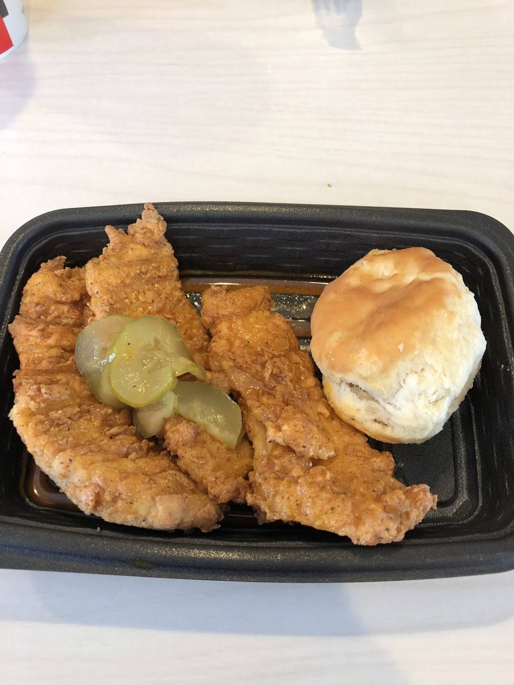 KFC | restaurant | 6900 E Broad St, Columbus, OH 43213, USA | 6147591660 OR +1 614-759-1660