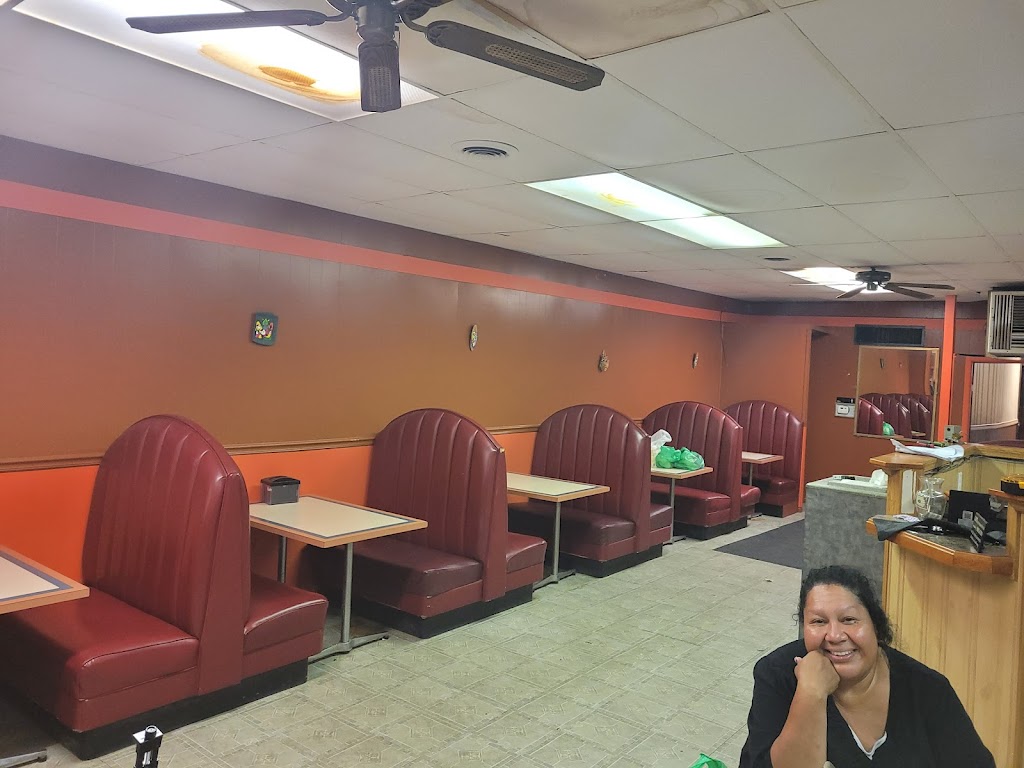 DON MANZO | restaurant | 110 N Wind St, Flandreau, SD 57028, USA | 6059975257 OR +1 605-997-5257