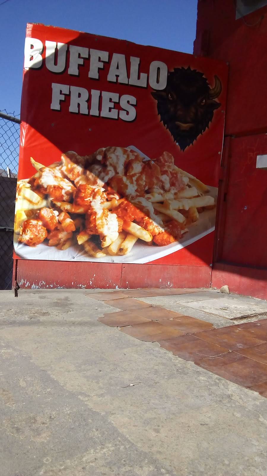 Buffalo Wings | restaurant | Calle Nectarina 25010, El Florido 1ra y 2da Secc, Tijuana, B.C., Mexico | 016641189943 OR +52 664 118 9943