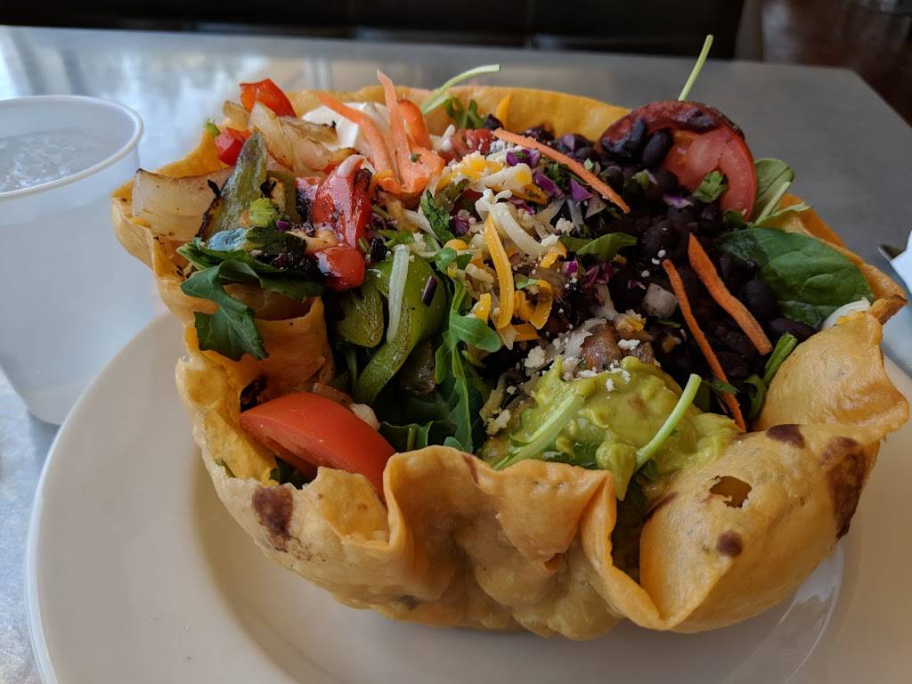 Sharkys Woodfired Mexican Grill | restaurant | 12905 Ventura Blvd, Studio City, CA 91604, USA | 8186238000 OR +1 818-623-8000