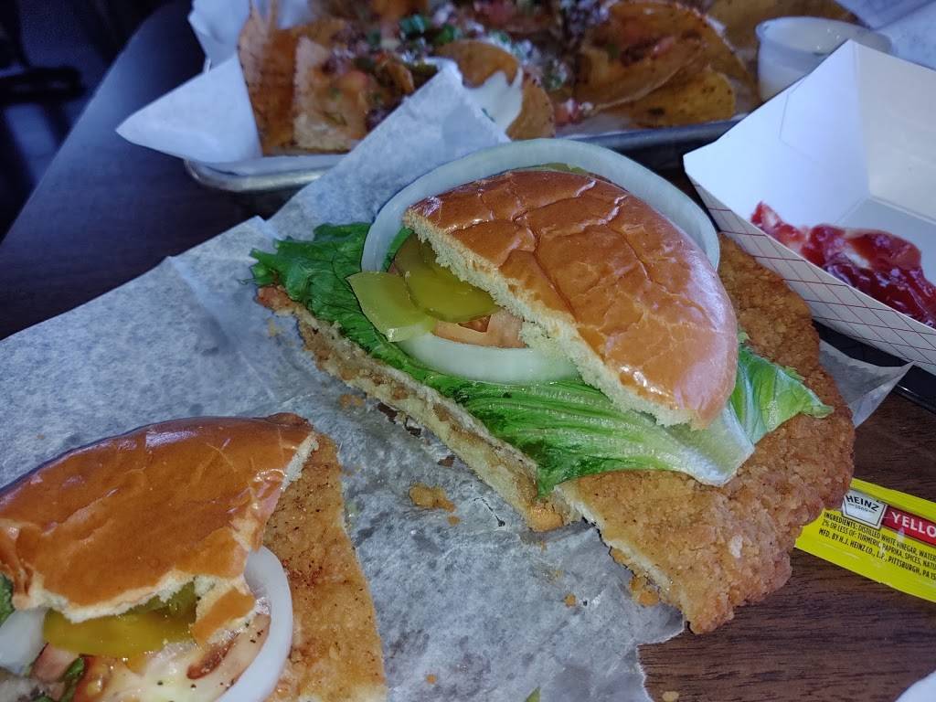 Captain Roys | restaurant | 1900 Saylor Rd, Des Moines, IA 50313, USA | 5156312223 OR +1 515-631-2223