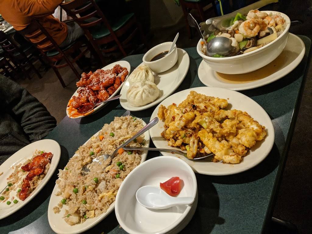 Snappy Dragon | restaurant | 8917 Roosevelt Way NE, Seattle, WA 98115, USA | 2065285575 OR +1 206-528-5575