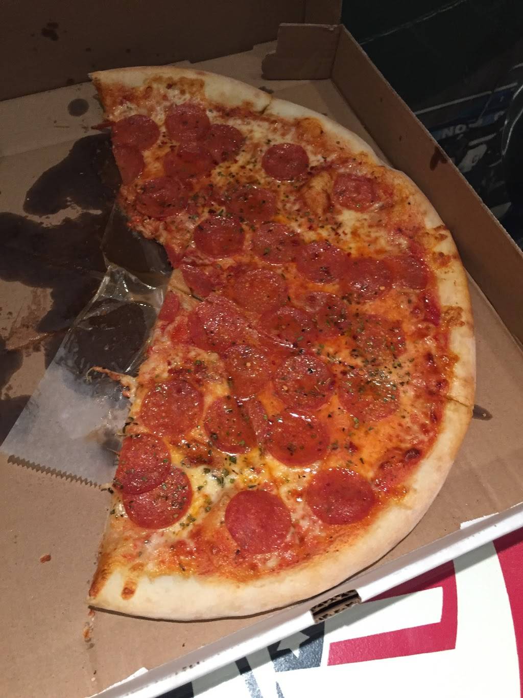 Famous Anthonys Pizzeria | restaurant | 171 W 167th St, Bronx, NY 10452, USA | 7189929298 OR +1 718-992-9298