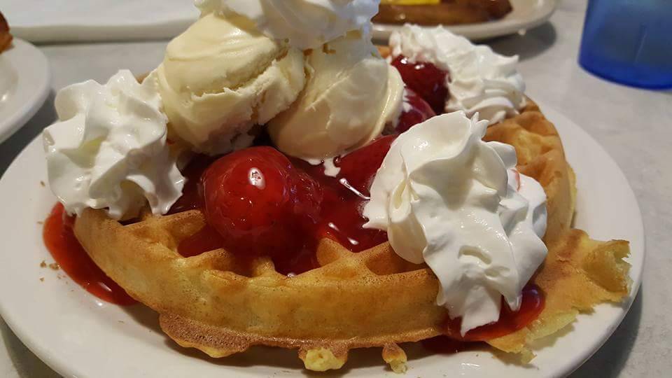 Hillcrest Family Restaurant | restaurant | 6000 75th St, Kenosha, WI 53142, USA | 2626979697 OR +1 262-697-9697