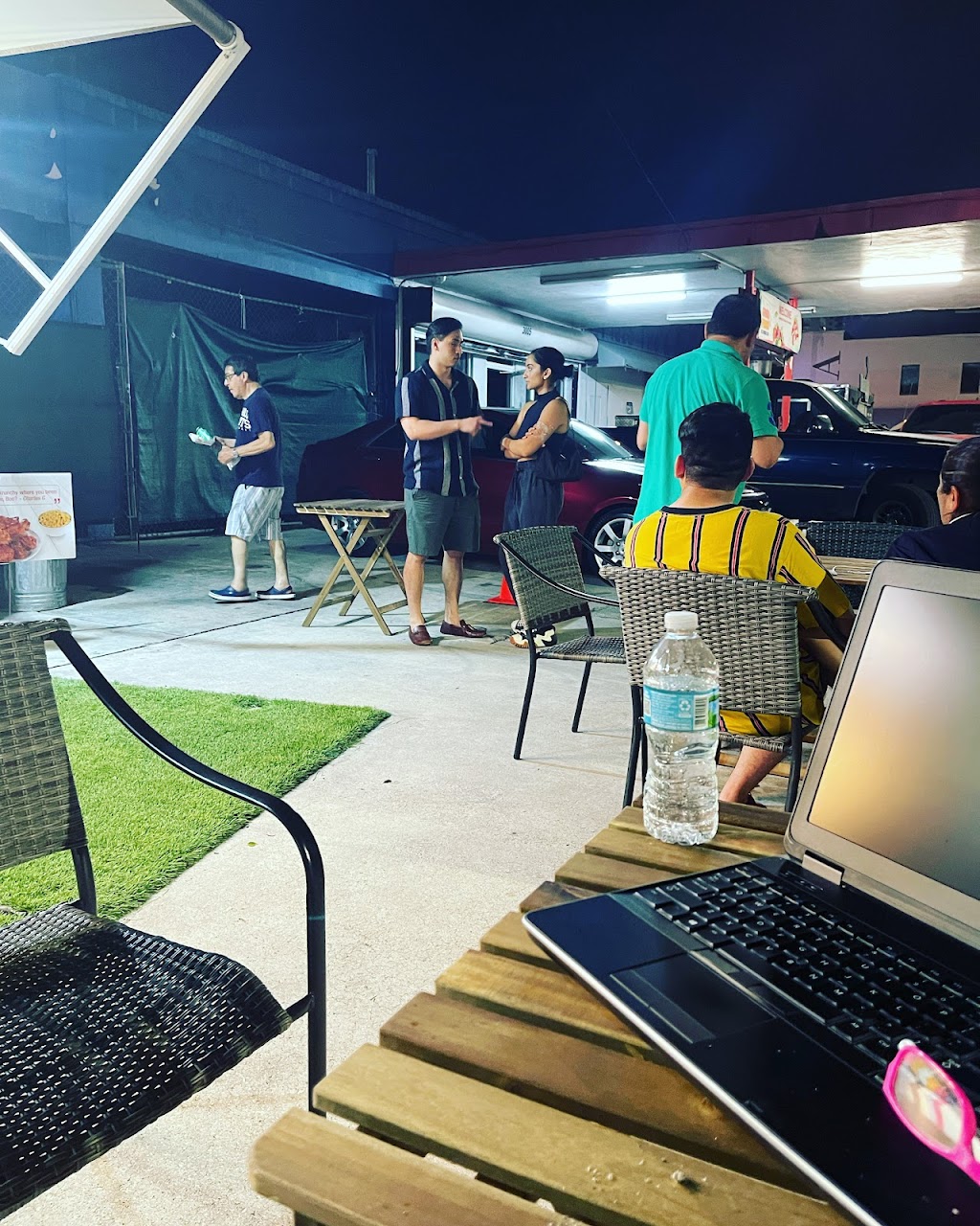 Krispy Krunchy Chicken @ 305 Chicken on Wheels | meal takeaway | 3005 NE 2nd Ave, Miami, FL 33137, USA | 7865996505 OR +1 786-599-6505