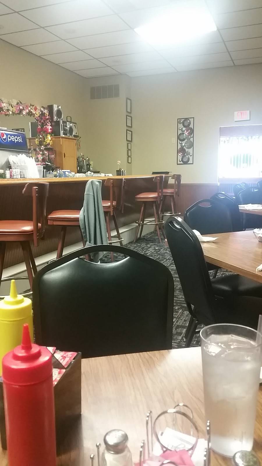 Ritas Family Dining | restaurant | 103 N Michigan Ave, Edgerton, OH 43517, USA | 4192981416 OR +1 419-298-1416