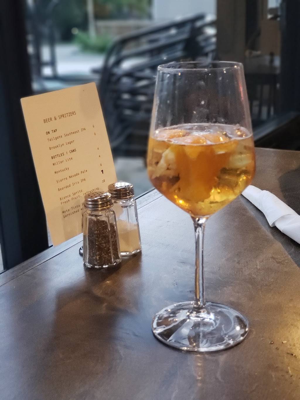 Five String Garage | restaurant | 700 Hadley Ave, Old Hickory, TN 37138, USA | 6158947188 OR +1 615-894-7188