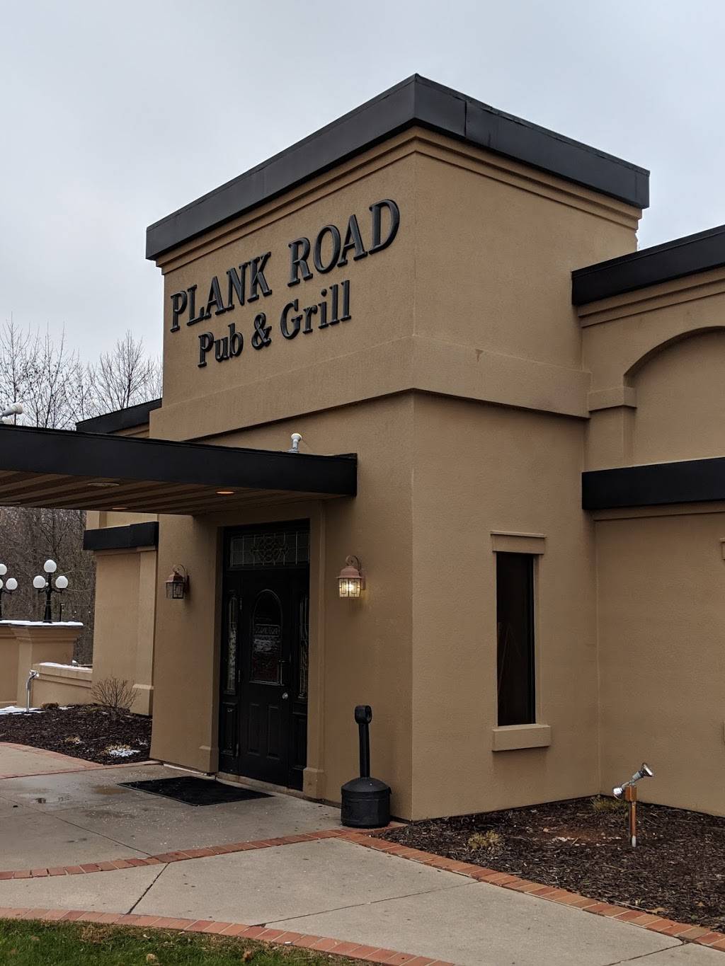 Plank Road Pub and Grill | restaurant | 1632 Mid Valley Dr, De Pere, WI 54115, USA | 9206327051 OR +1 920-632-7051