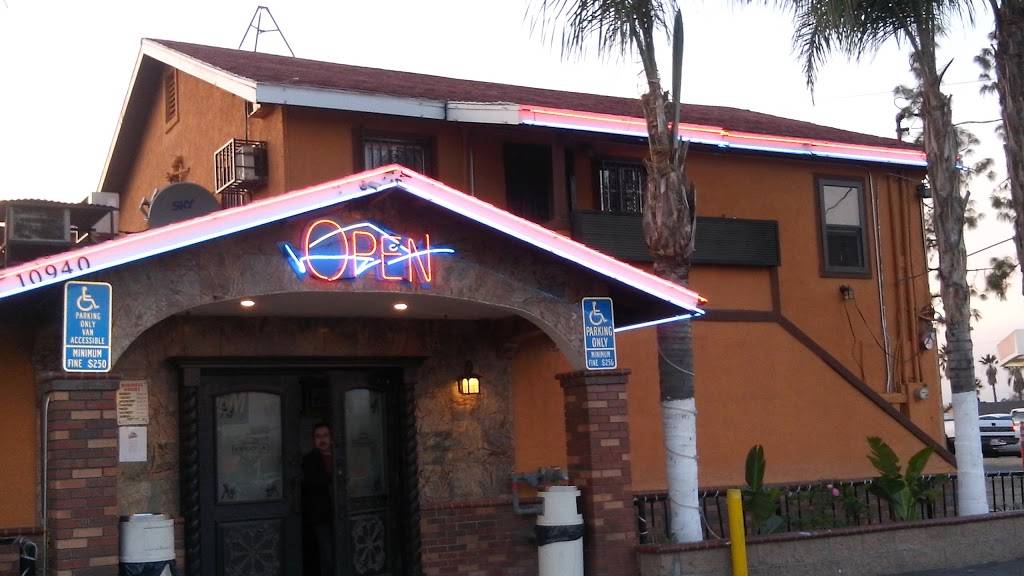 Mariscos Uruapan | restaurant | 10940 Limonite Ave, Mira Loma, CA 91752, USA | 9514795910 OR +1 951-479-5910