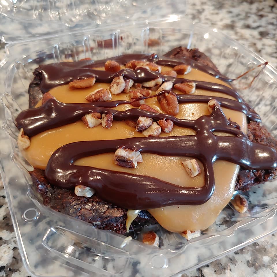 Papis Pizza Trailer and Side Gate Foods Balery | bakery | 3939 N Brooklyn Dr, Buckeye, AZ 85396, USA | 4435796045 OR +1 443-579-6045