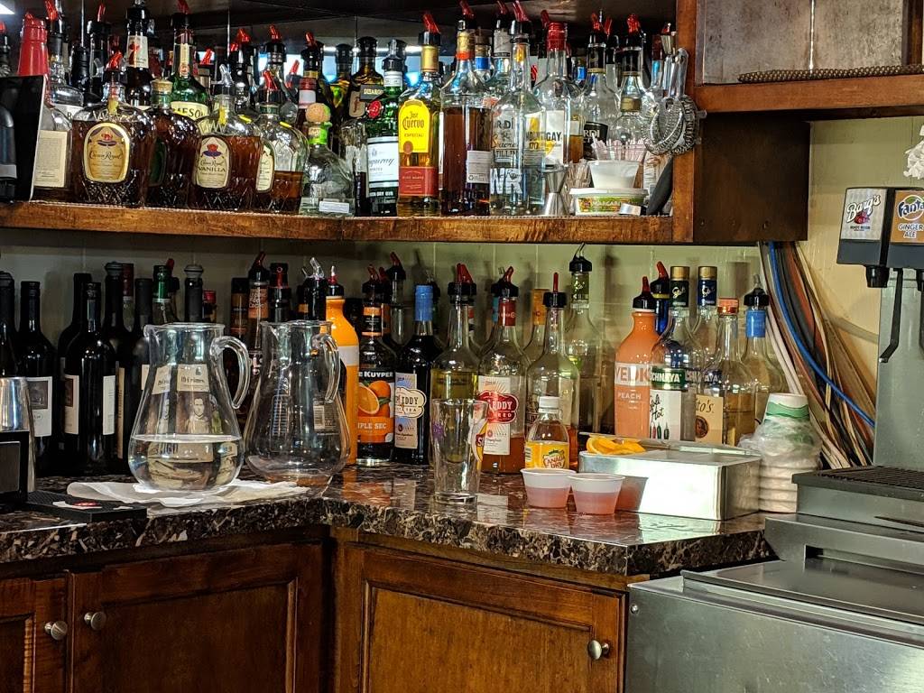 Floyd’s Crossroads Pub | restaurant | 4809 Ten Oaks Rd, Dayton, MD 21036, USA | 4105317485 OR +1 410-531-7485