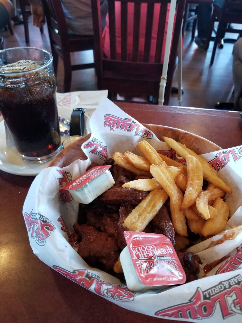 St. Louis Bar & Grill | restaurant | 4548 Dufferin St Unit A, North York, ON M3H 5R9, Canada | 4166632000 OR +1 416-663-2000