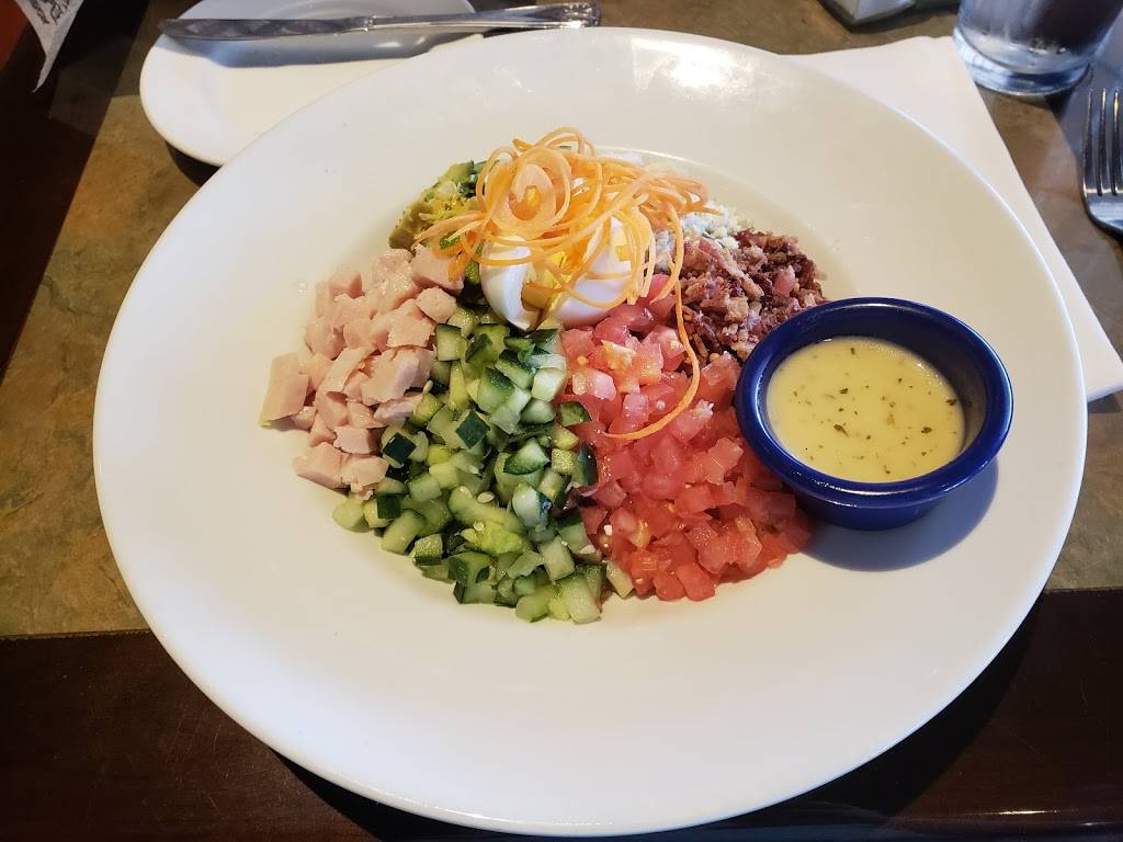 Lombards Seafood Grille | restaurant | 27 South St, Orlando, FL 32819, USA | 4072243663 OR +1 407-224-3663