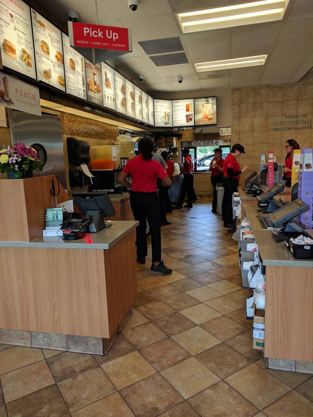 Chick-fil-A | restaurant | 1516 Sams Cir, Chesapeake, VA 23320, USA | 7575474503 OR +1 757-547-4503