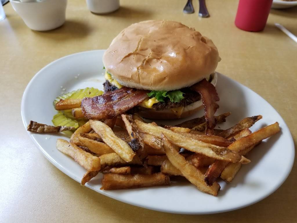 Mead family restaurant | restaurant | 8146 Old Hwy 70, Durant, OK 74701, USA | 5809319200 OR +1 580-931-9200