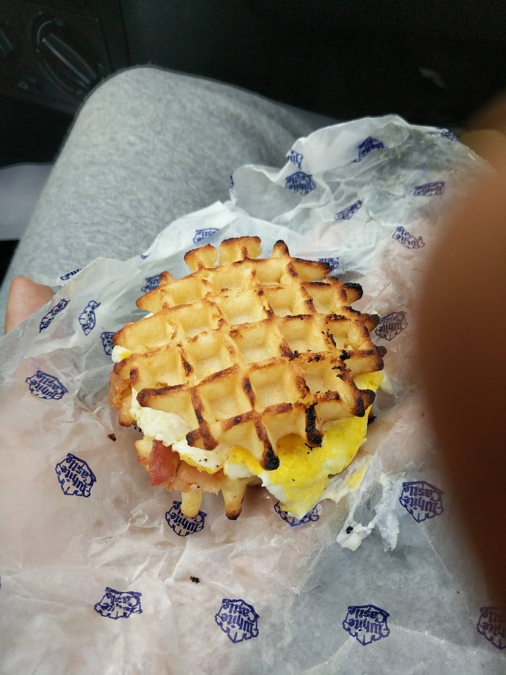 White Castle | restaurant | 6364 Woodward Ave, Detroit, MI 48202, USA | 3139725556 OR +1 313-972-5556