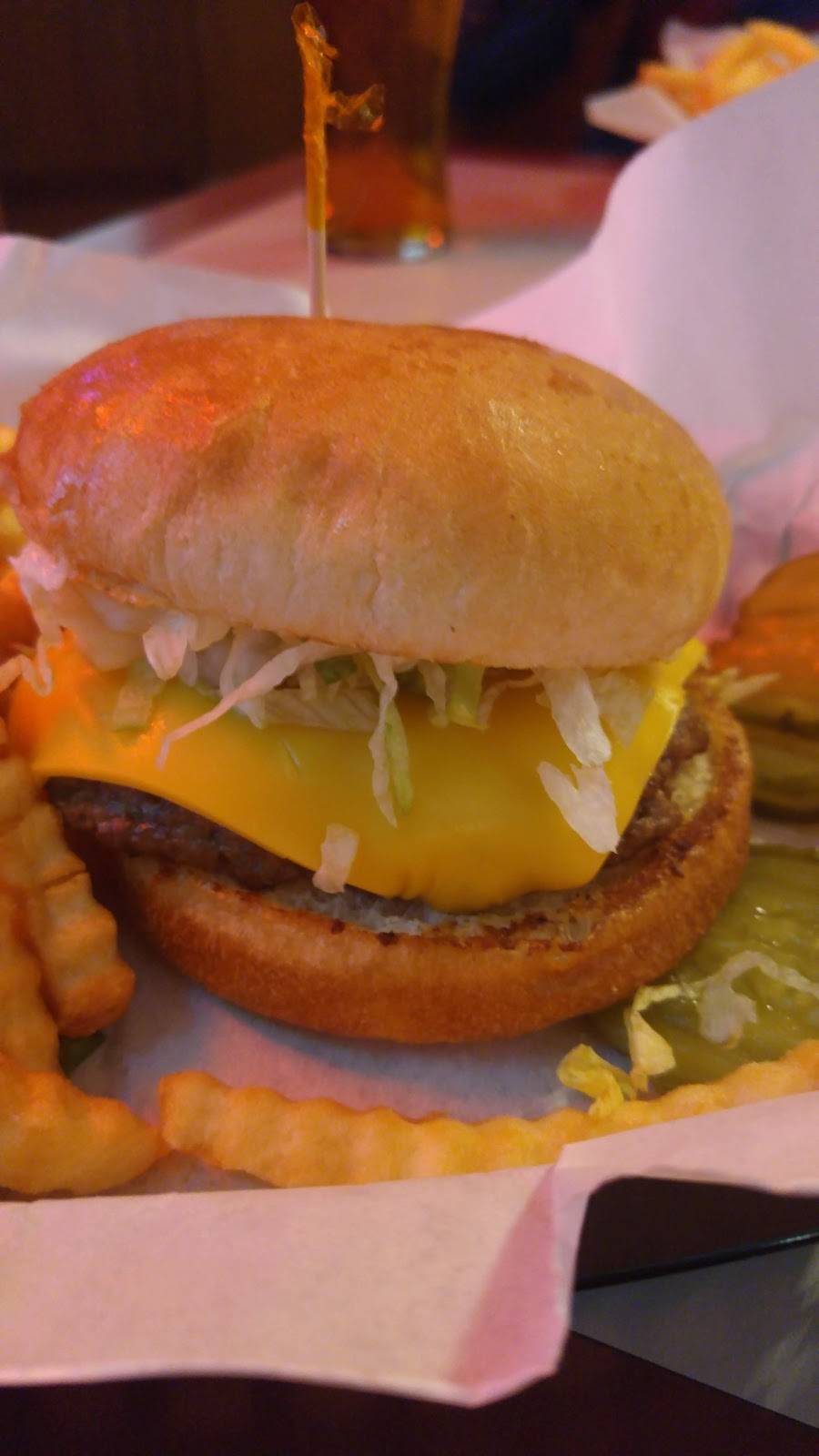 Zekes Place | restaurant | 7700 W Old Shakopee Rd # 115, Bloomington, MN 55438, USA | 9528295629 OR +1 952-829-5629