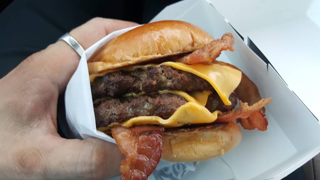 HARDEES | restaurant | 27320 Wesley Chapel Blvd, Wesley Chapel, FL 33544, USA | 8138037215 OR +1 813-803-7215