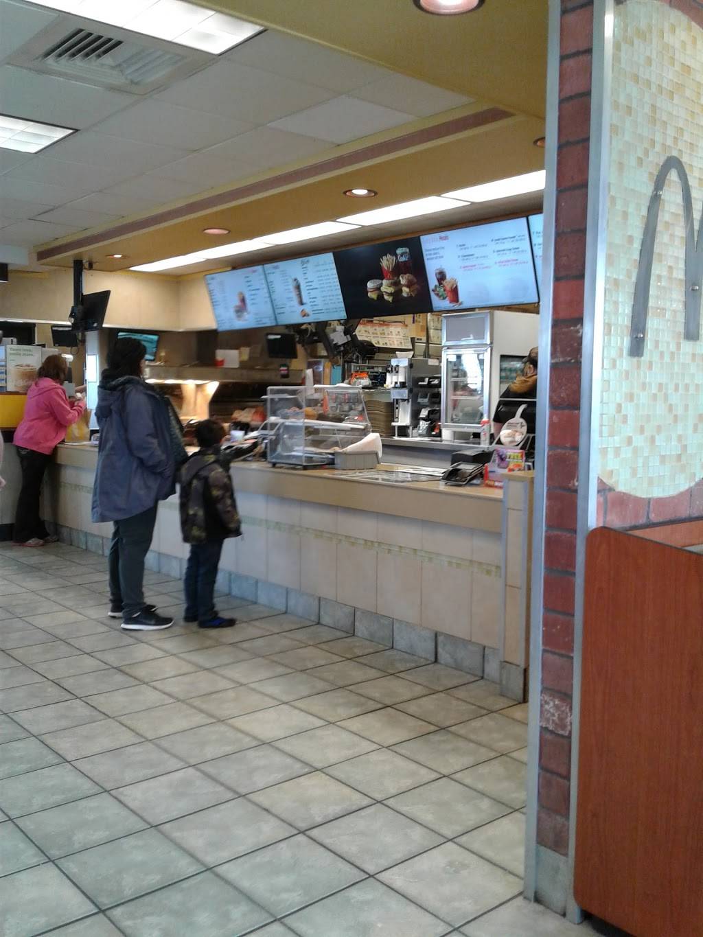 McDonalds | cafe | 3606 S US Hwy 41, Terre Haute, IN 47802, USA | 8122321010 OR +1 812-232-1010