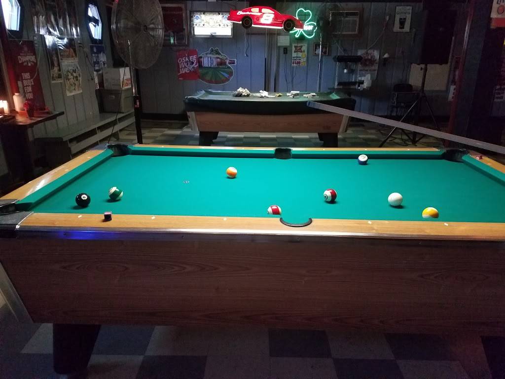 Irish Circle | restaurant | 405 N Walnut St, Wapella, IL 61777, USA | 2179355225 OR +1 217-935-5225