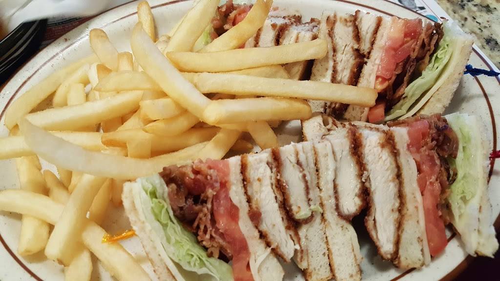 Goshen Plaza Diner | restaurant | 118 Clowes Ave, Goshen, NY 10924, USA | 8452947800 OR +1 845-294-7800