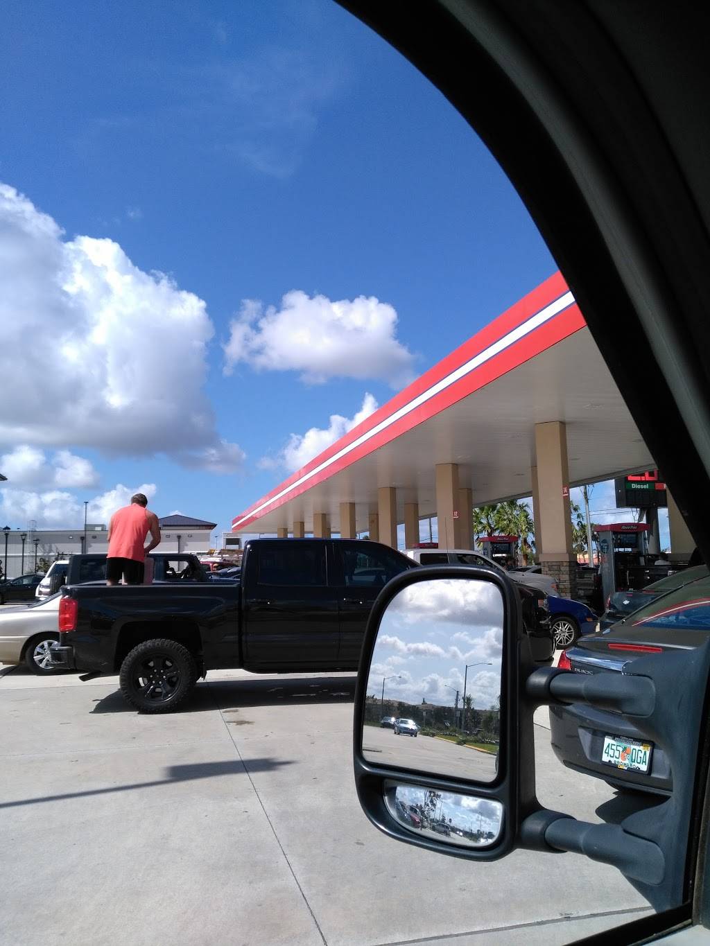 RaceTrac | bakery | 4440 Colonial Blvd, Fort Myers, FL 33966, USA | 2392754046 OR +1 239-275-4046