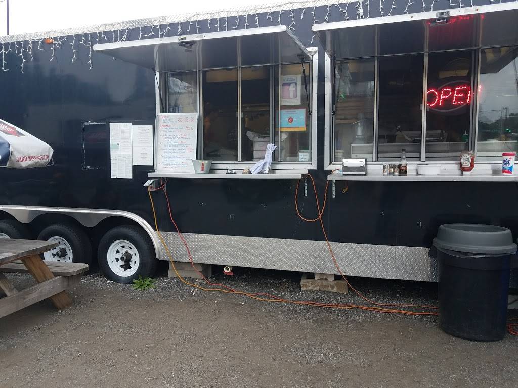 Bucktown Grille | meal takeaway | 2088 Pottstown Pike, Pottstown, PA 19465, USA | 6104692757 OR +1 610-469-2757