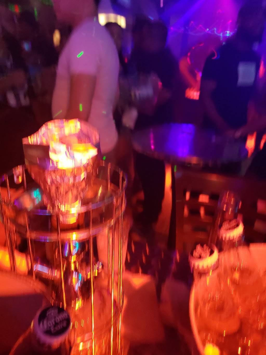 Sabana Lounge | restaurant | 1460 Westchester Ave, Bronx, NY 10472, USA | 7186207100 OR +1 718-620-7100