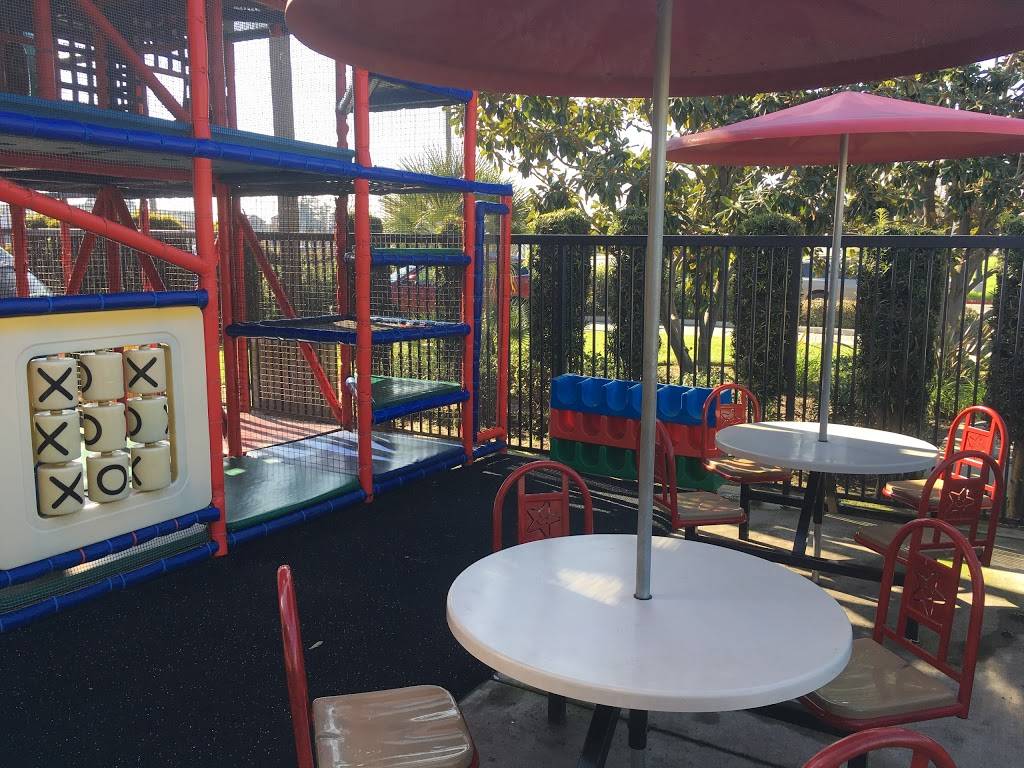 Carls Jr. | restaurant | 1125 Herndon Ave, Clovis, CA 93612, USA | 5593251368 OR +1 559-325-1368