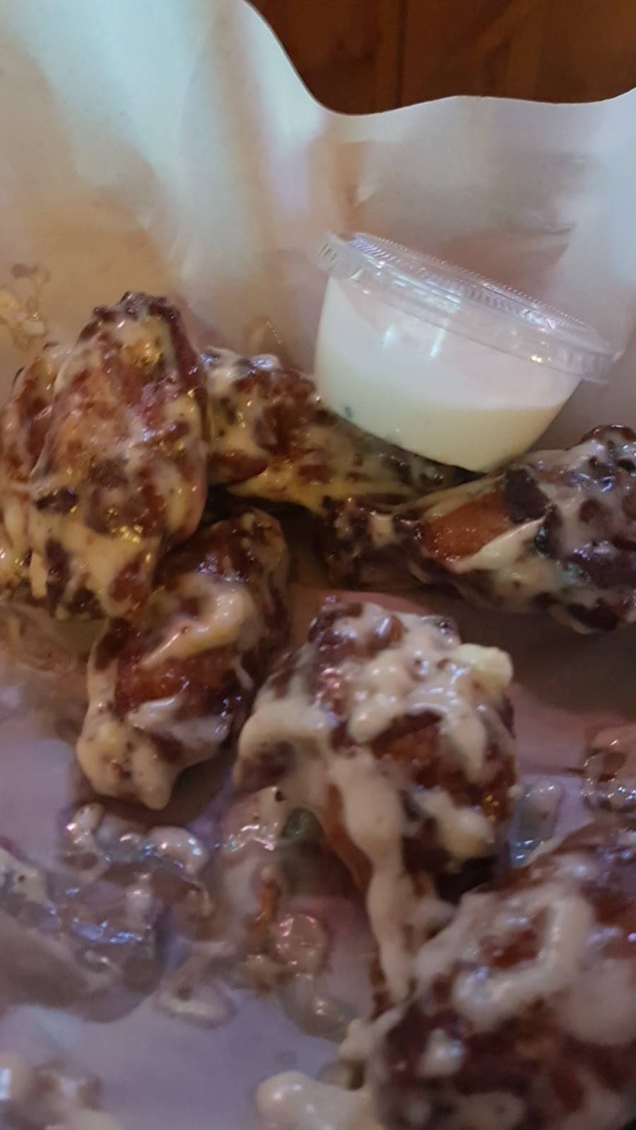 Wild Wing | restaurant | 570 Kingston Rd #4, Pickering, ON L1V 1A6, Canada | 9058319464 OR +1 905-831-9464